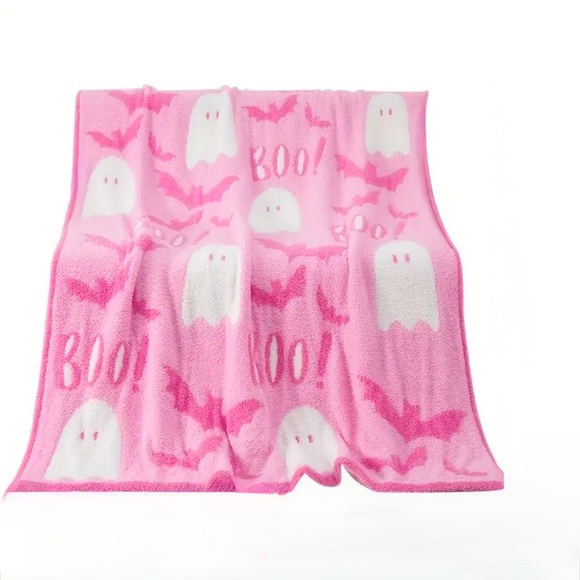 NWT Pink Halloween Blanket - Picture 2 of 3